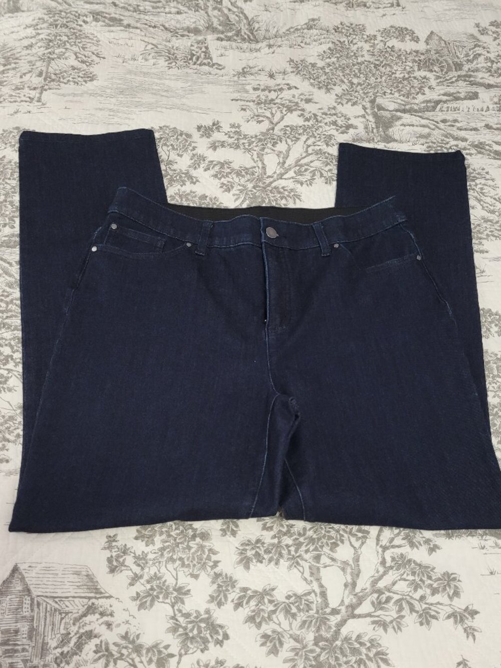 Chico's Fabulously Slimming Blue Denim 5-pocket Pant Size 1 Short/Approx Size 8